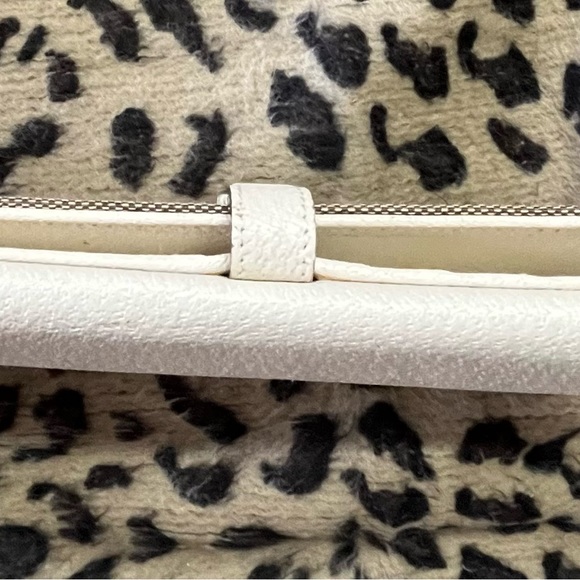 Christmas sale 🎄🎅🏻🎁 SPECIAL Authentic Gucci wallet -Very Gently Used - Picture 7 of 16